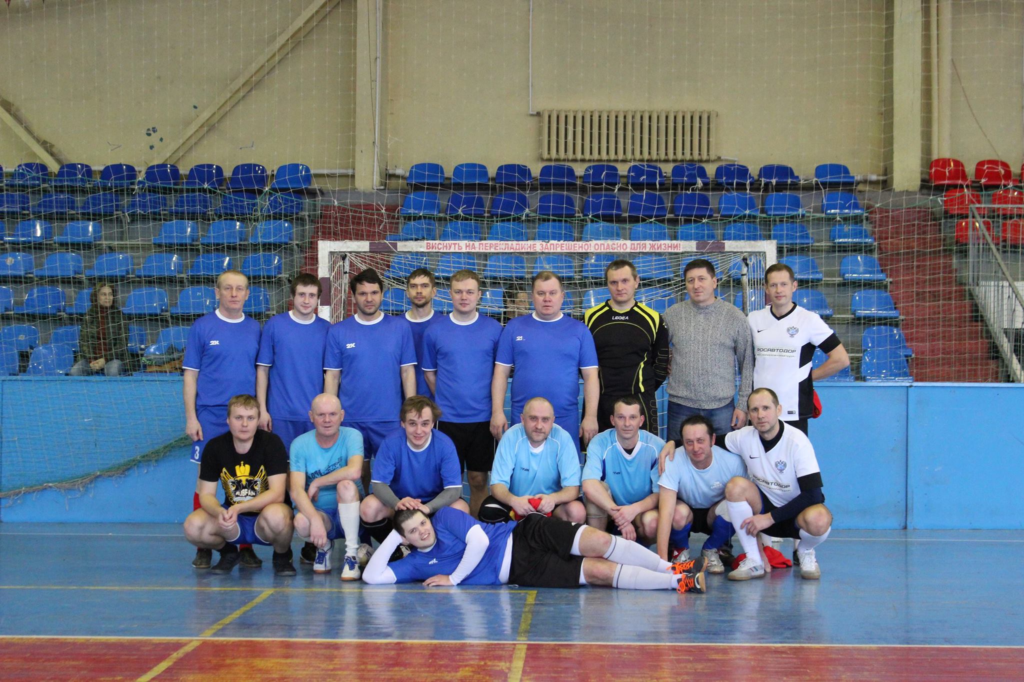 Липецкие журналисты получили спецприз мини-футбольного турнира в Воронеже