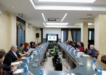 НА ОСТРИЕ ПРОБЛЕМЫ