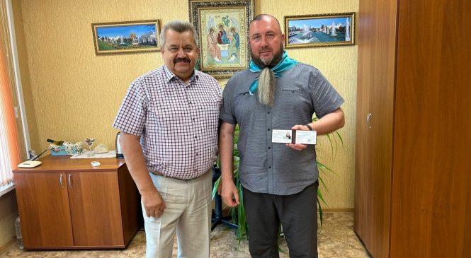 ПОЛКУ СОЮЗА ЖУРНАЛИСТОВ РОССИИ ПРИБЫЛО