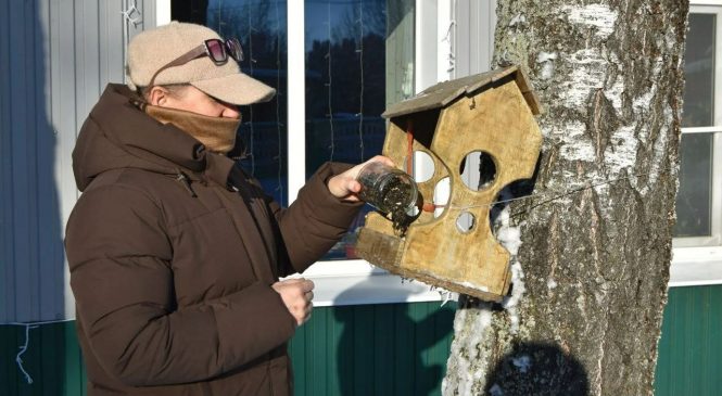 ЖУРНАЛИСТЫ “СЕЛЬСКОГО ВОСХОДА” ОТКРЫЛИ СТОЛОВУЮ ДЛЯ ПТИЦ