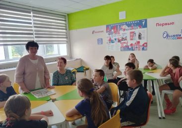 ВЕТЕРАН ХЛЕВЕНСКОЙ ПЕЧАТИ ВСТРЕЧАЛАСЬ СО ШКОЛЬНИКАМИ